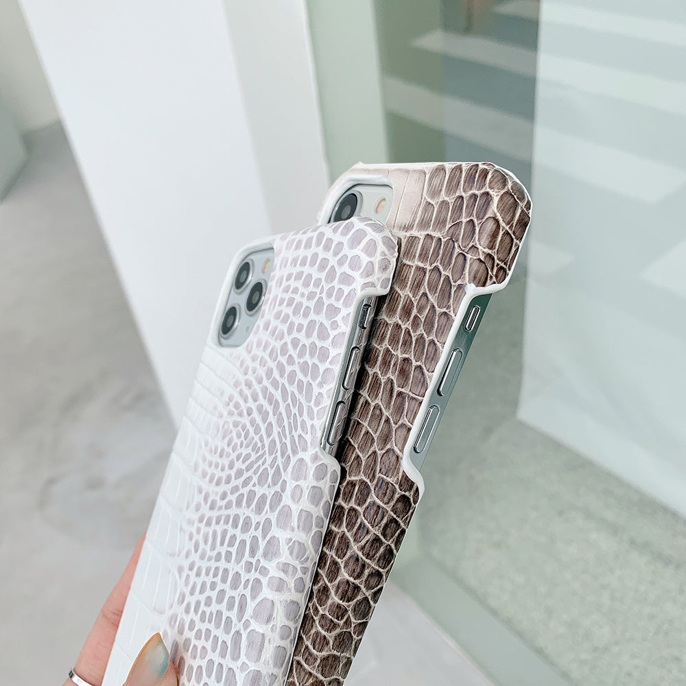 Coque téléphone cuir crocodile blanc et marron en étui pour smartphones chez Liaisondirecte.com