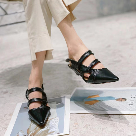 Sandales Baotou sexy à talons compensés noires portées avec des chaussures élégantes baotou tendance