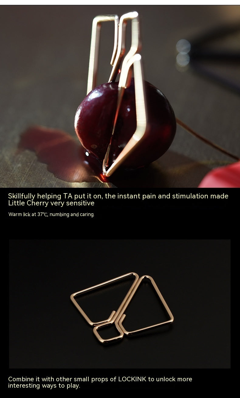 Pince stimulation tétons et clitoris en métal doré pour accessoire vaginal sensuel